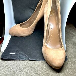Ladies tan 5 inch heels